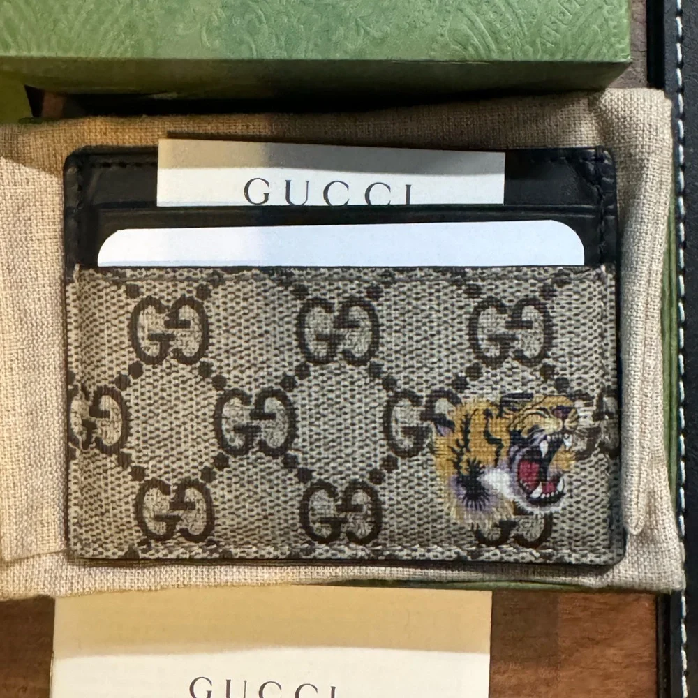 Gucci GG Supreme Beige Card Holder with Tiger Patch